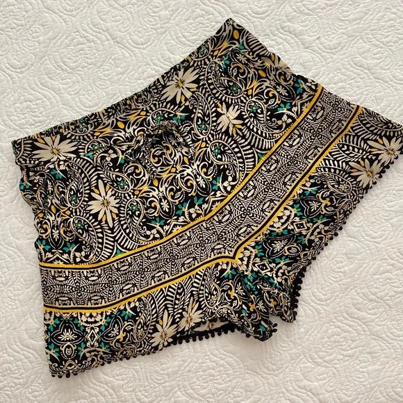 Xhilaration Floral Lightweight Shorts Size Small and Soft Crochet Bralette - Picture 3 of 16